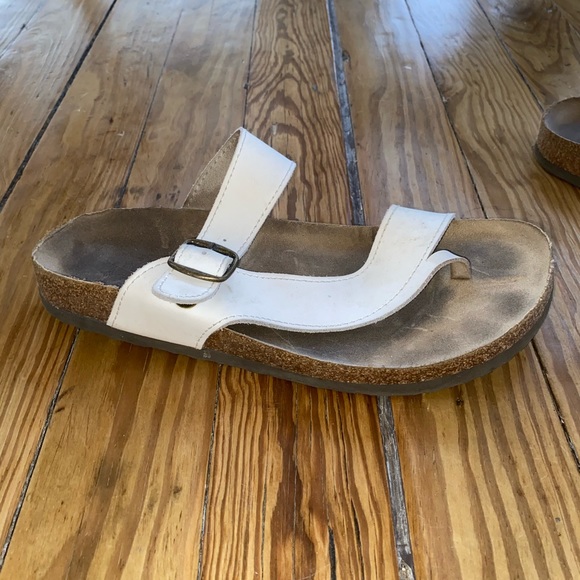 White sandals - Picture 3 of 3